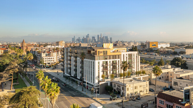 Hub LA Coliseum, undefined, 3800 S Figueroa St, Los Angeles, CA 90037, USA, Photo:2