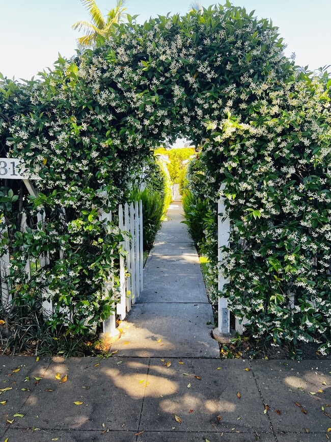 3116 Colorado Ave, undefined, 3116 Colorado Ave, Santa Monica, CA 90404, United States, Photo:1
