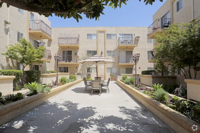 17819 Merridy St, csun, 17819 Merridy St, Northridge, CA 91325, Los Angeles County, Photo:1