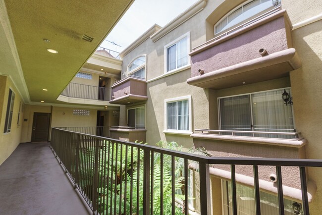 2201 Beverly Glen Blvd., ucla, 2201 S Beverly Glen Blvd, Los Angeles, CA 90064, USA, Photo:11