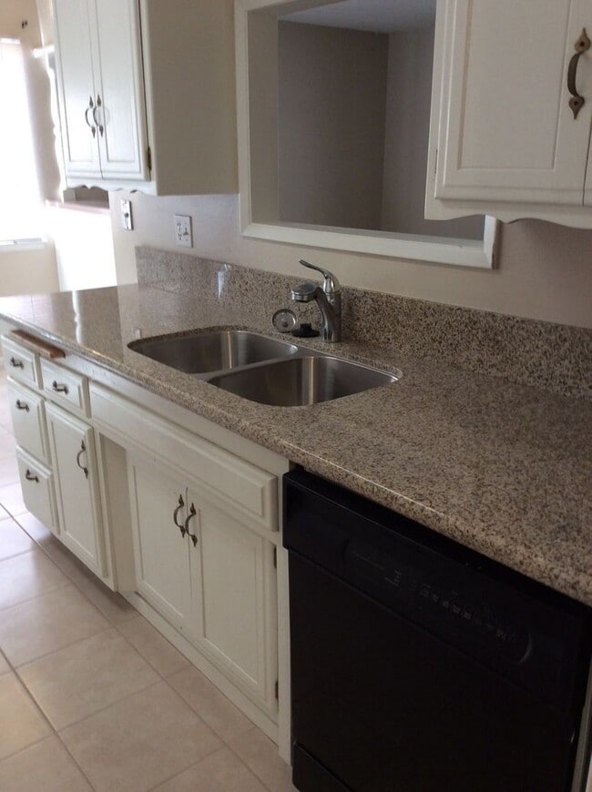 568 Glenhill Dr, undefined, 568 Glenhill Dr, Riverside, CA 92507, Photo:3