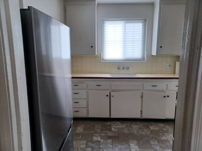 825 61st St, undefined, 825 61st St, Oakland, CA 94608, Photo:3