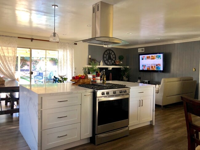 9333 Swinton Ave, csun, 9333 Swinton Ave, North Hills, CA 91343, Photo:3