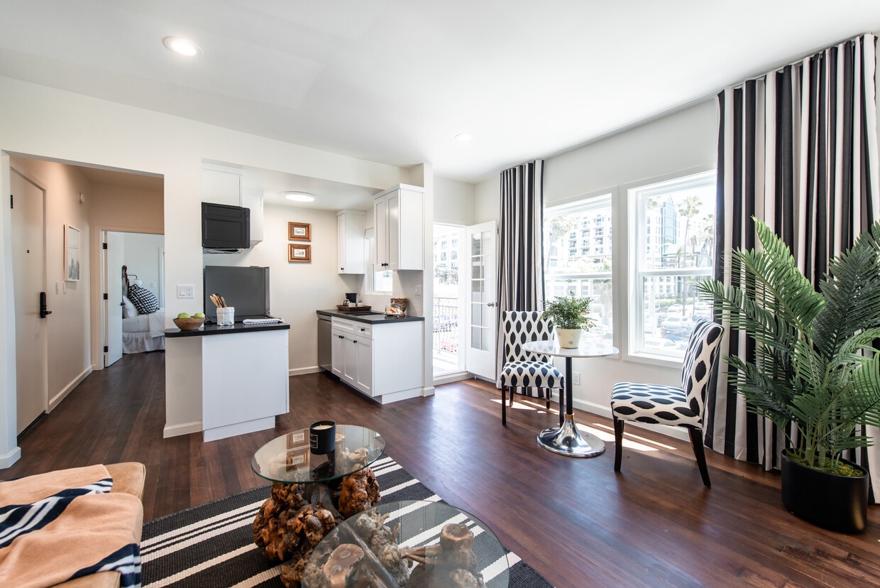 1659 Ocean Front Walk, undefined, 1659 Ocean Front Walk, Santa Monica, CA 90401, Photo:0