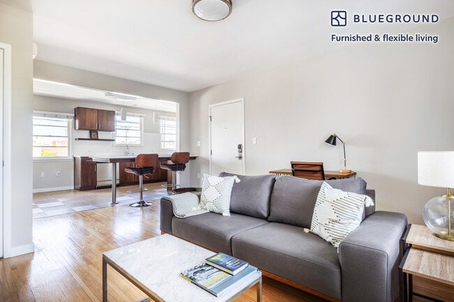 1009 Elkgrove Ave, undefined, 1009 Elkgrove Ave, Los Angeles, CA 90291, Photo:1