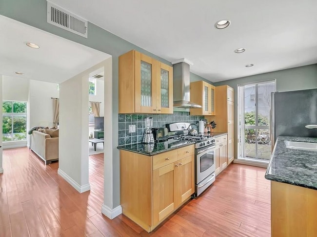 1139 Yale St, undefined, 1139 Yale St, Santa Monica, CA 90403, Photo:3