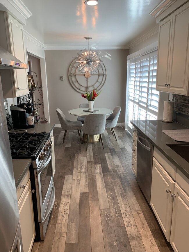 1128 11th St, undefined, 1128 11th St, Santa Monica, CA 90403, Photo:2