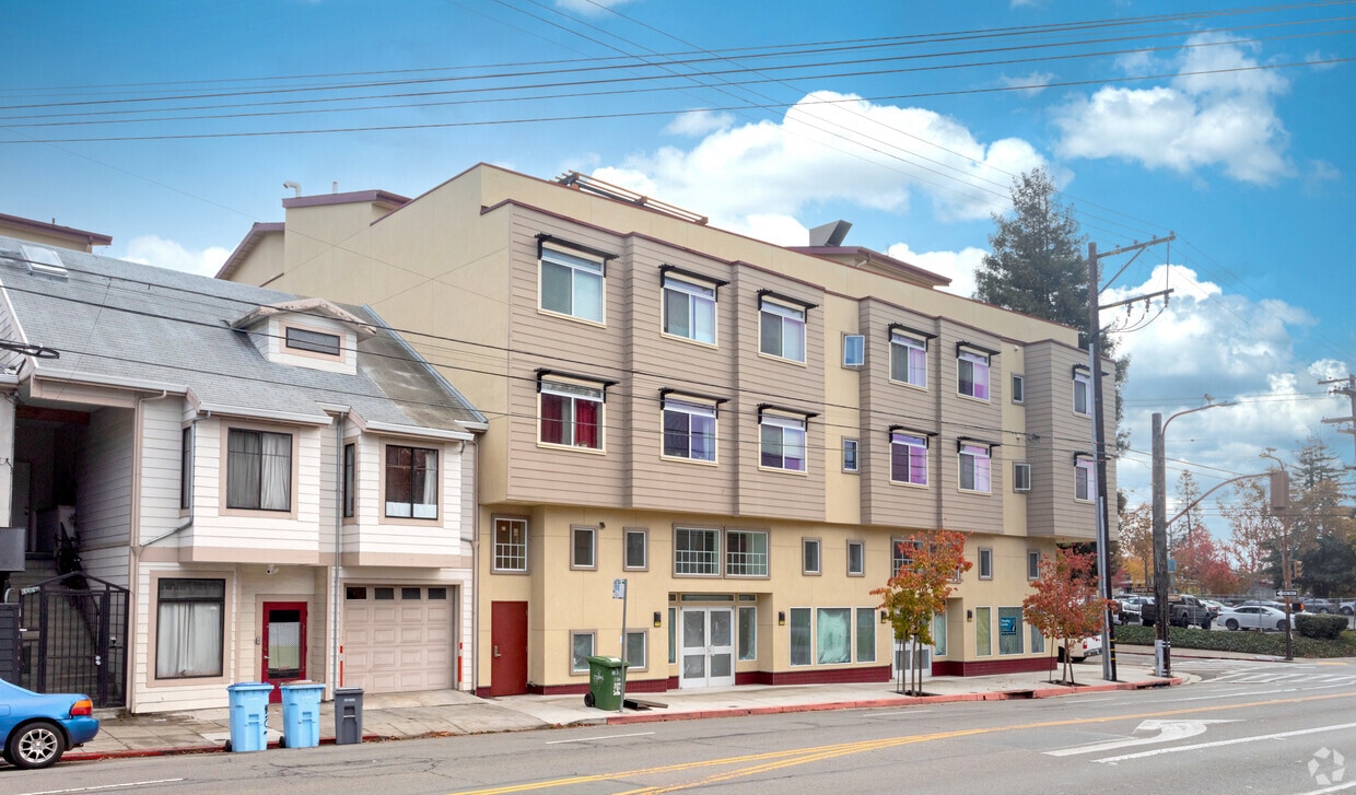 Stranda Apartments, undefined, 2489 Martin Luther King Jr Way, Berkeley, CA 94704, Photo:0