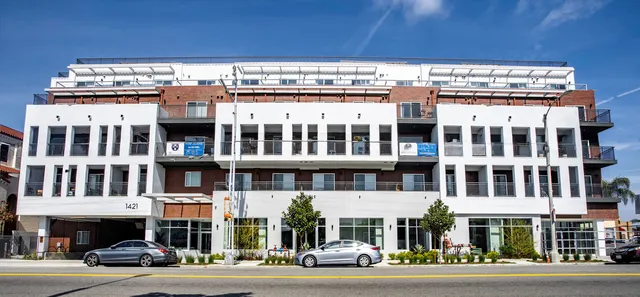Phoenix Apartments - Student Housing near USC