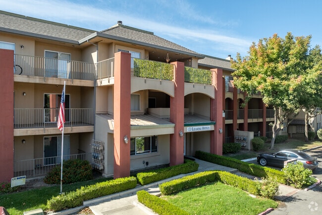 Lakeshore Apartments, undefined, 1175 Lake Blvd, Davis, CA 95616, Photo:2