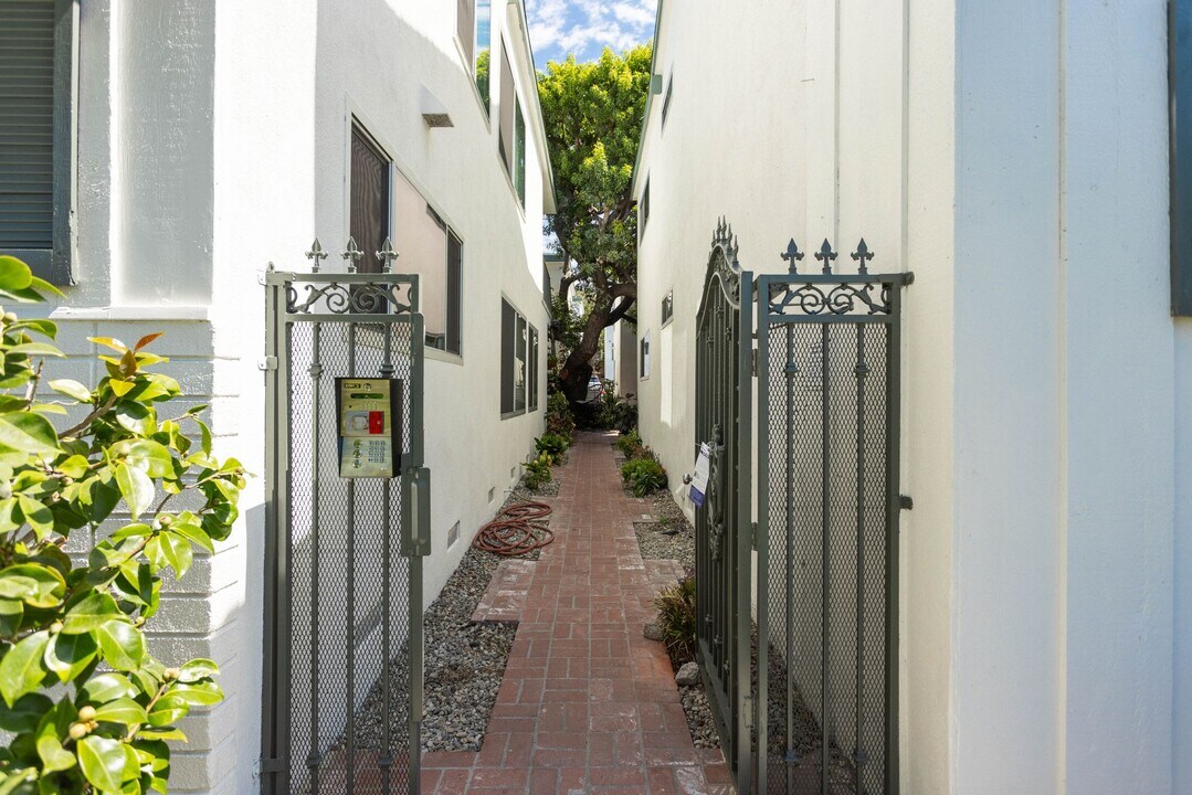 2309 5th St &amp; 2310 6th St Apartments, smc, 2309 5th St, Santa Monica, CA 90405, Photo:3