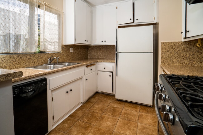 2318 10th St, undefined, 2318 10th St, Santa Monica, CA 90405, United States, Photo:4