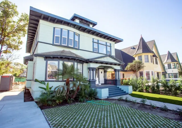 1158 W 37th St. exterior