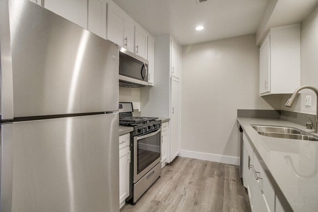 Fairway Villas Apartment Homes, undefined, 20122 Santa Ana Ave, Newport Beach, CA 92660, Photo:2