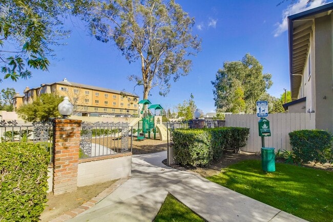Fairway Villas Apartment Homes, undefined, 20122 Santa Ana Ave, Newport Beach, CA 92660, Photo:4