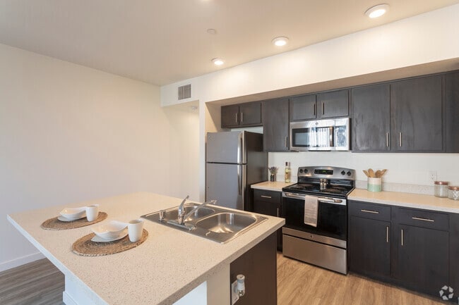 FiftyOne Baltimore at the Crossroads, undefined, 5120 Baltimore Dr, La Mesa, CA 91942, United States, Photo:2