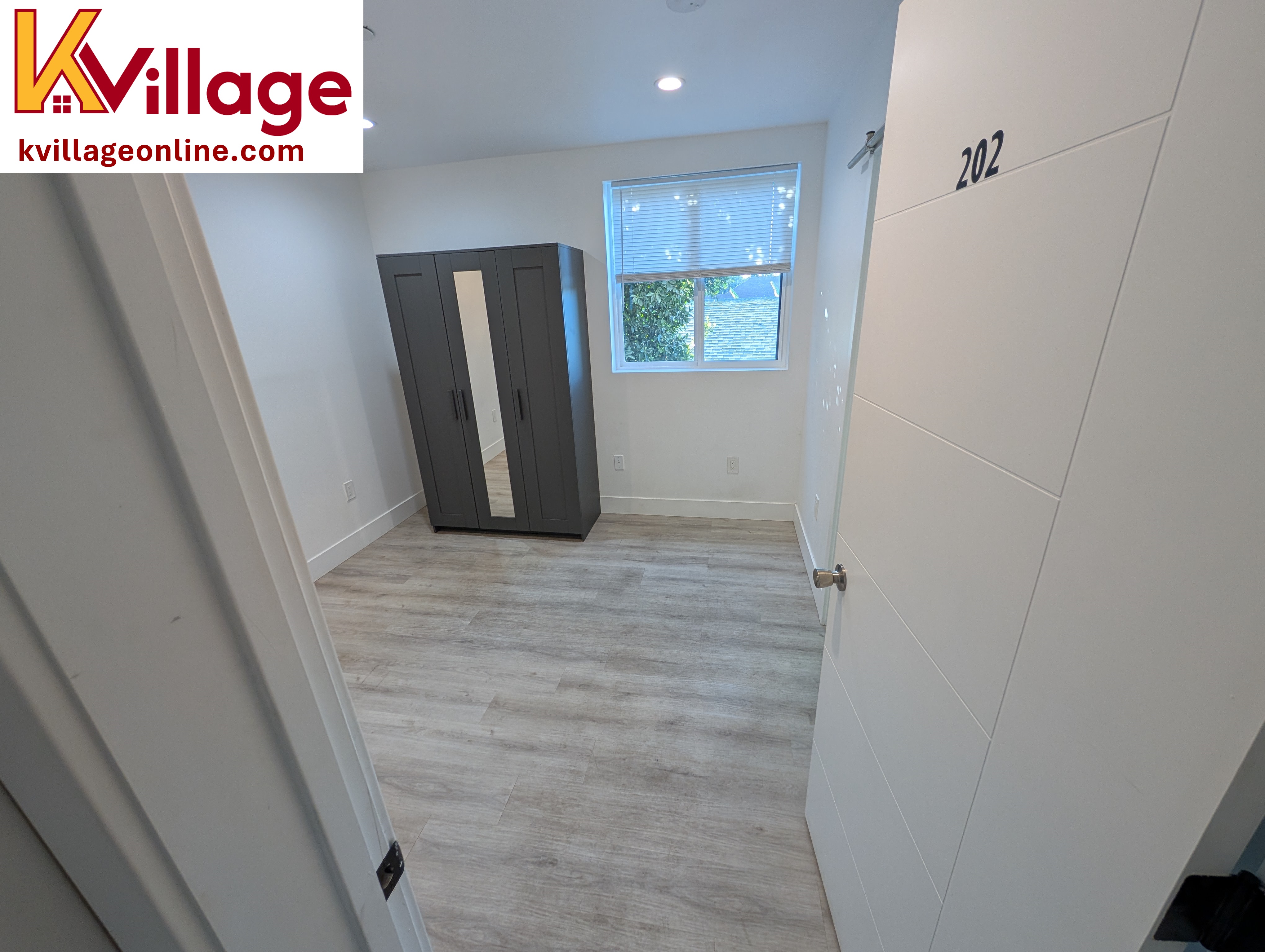 Get your own room @ K Village Apts, undefined, 1571 W 37th Pl, Los Angeles, CA 90018, USA, Photo:12