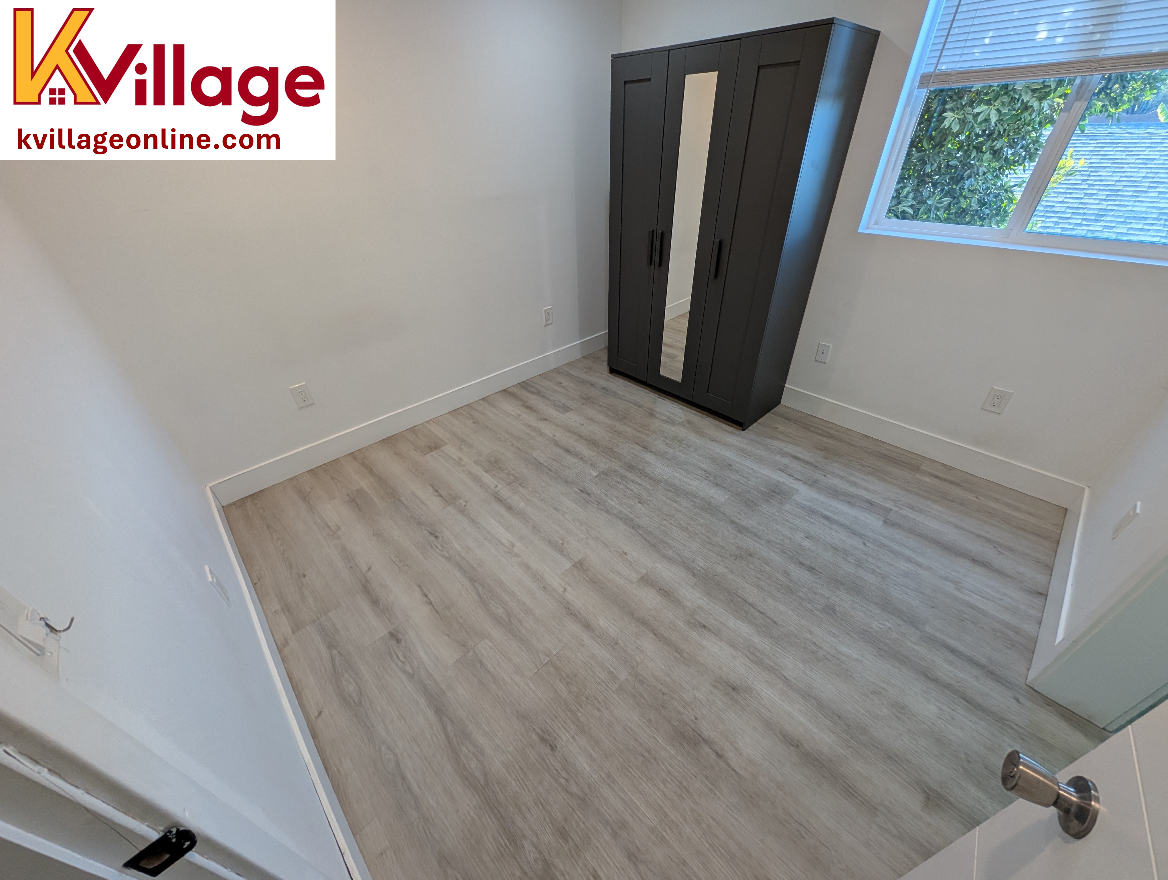 Get your own room @ K Village Apts, undefined, 1571 W 37th Pl, Los Angeles, CA 90018, USA, Photo:13