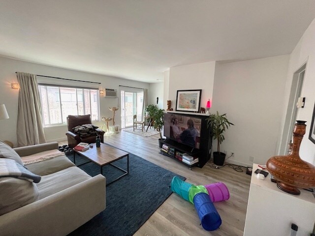 2645 28th St, smc, 2645 28th St, Santa Monica, CA 90405, Photo:7