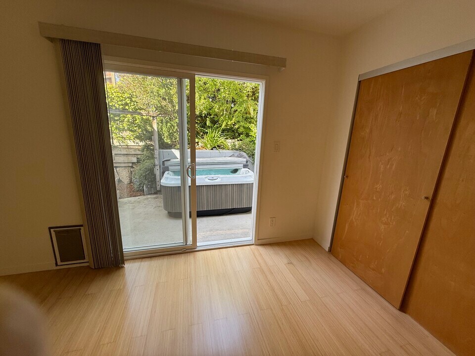 631 Pier Ave Unit 4, smc, 631 Pier Ave, Santa Monica, CA 90405, USA, Photo:5