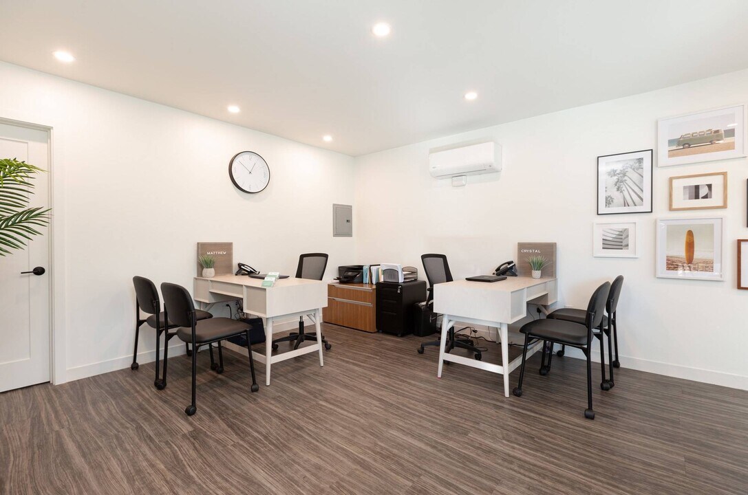 Santa Monica Palms, smc, 2501 Pico Blvd, Santa Monica, CA 90405, Photo:0