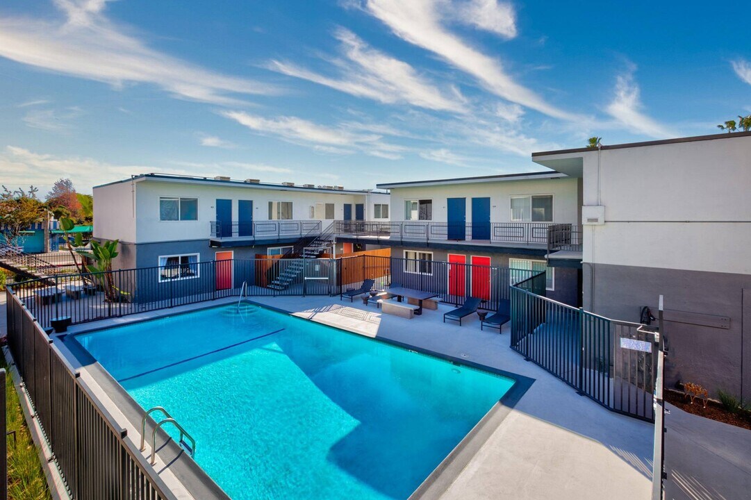 Santa Monica Palms, smc, 2501 Pico Blvd, Santa Monica, CA 90405, Photo:2