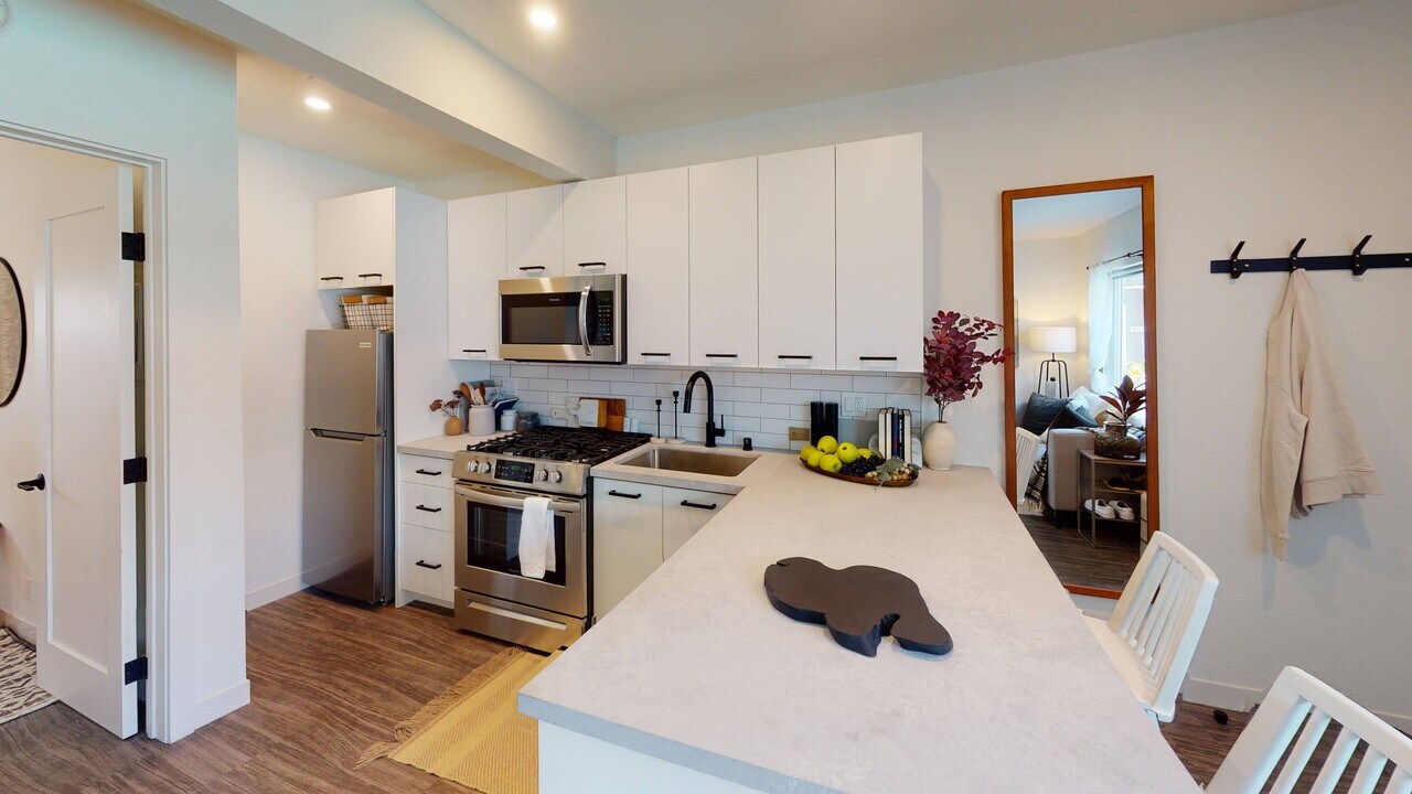 Santa Monica Palms, smc, 2501 Pico Blvd, Santa Monica, CA 90405, Photo:9