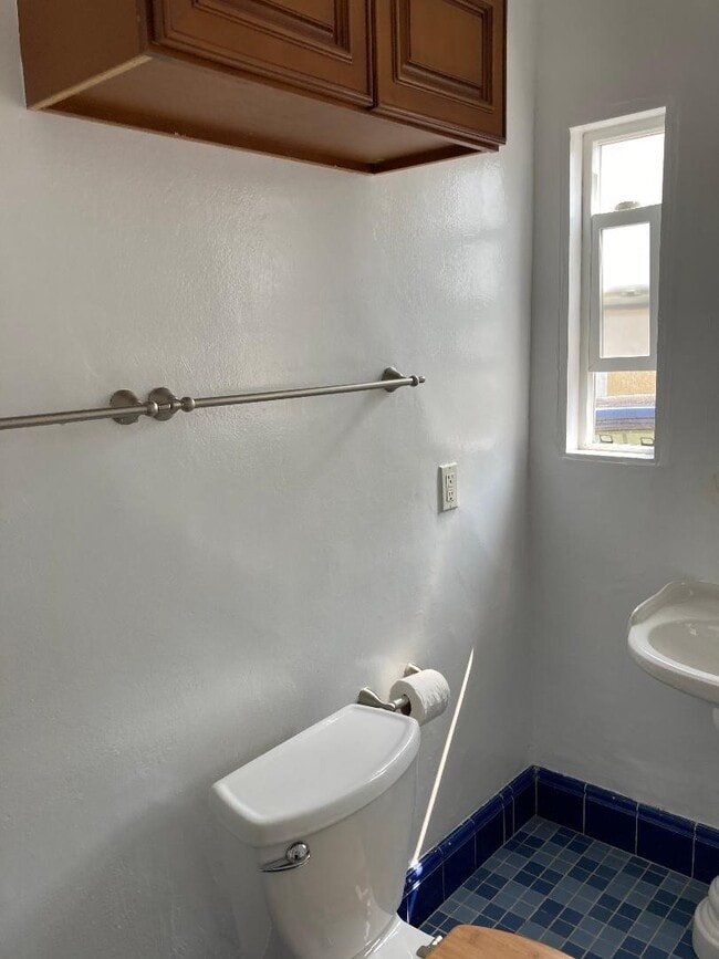 2324 33rd St, undefined, 2324 33rd St, Santa Monica, CA 90405, United States, Photo:4