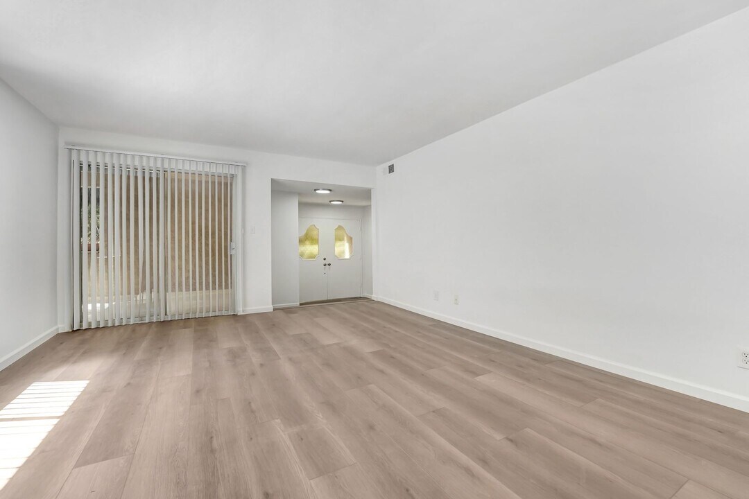 2927 Arizona Ave Unit 1, smc, 2927 Arizona Ave, Santa Monica, CA 90404, USA, Photo:6