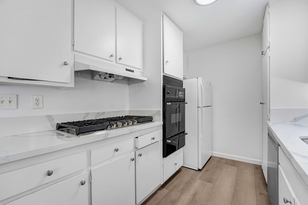 2927 Arizona Ave Unit 1, smc, 2927 Arizona Ave, Santa Monica, CA 90404, USA, Photo:9