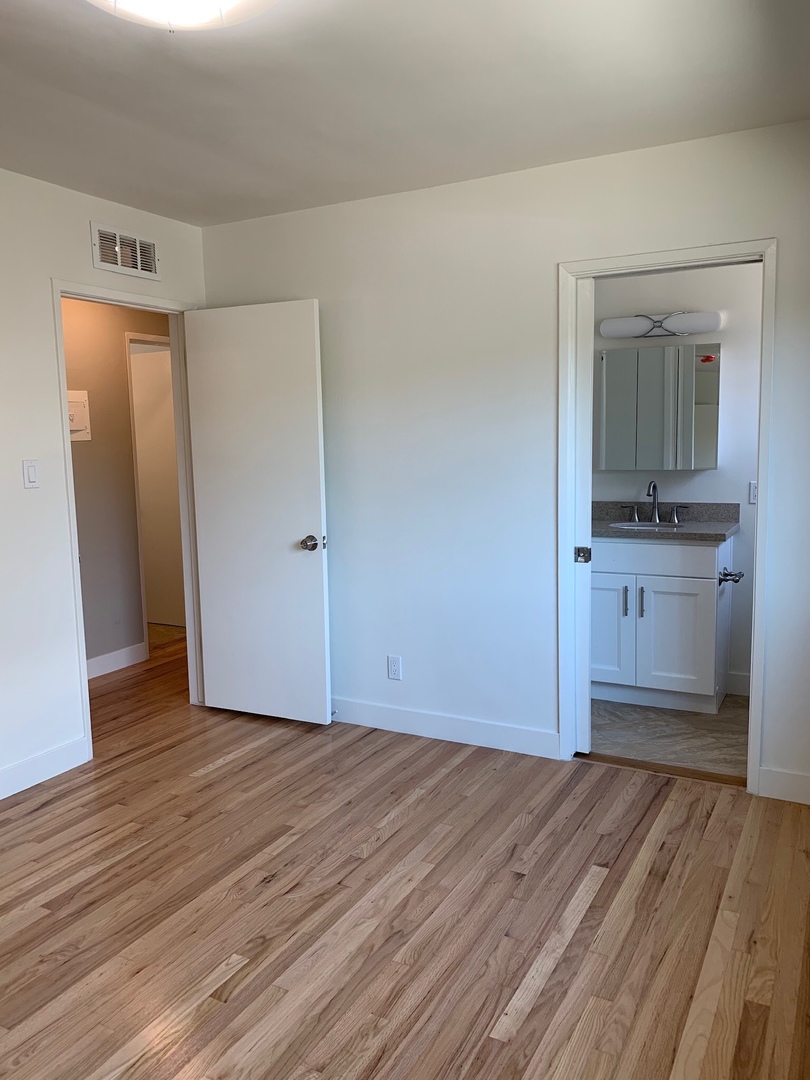 1430 Barrington, ucla, 1430 S Barrington Ave, Los Angeles, CA 90025, USA, Photo:1