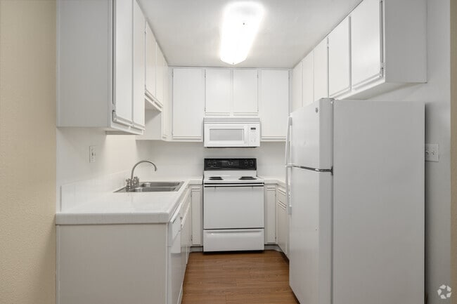 Pacific Gardens Genesee, undefined, 8148 Genesee Ave, San Diego, CA 92122, Photo:1