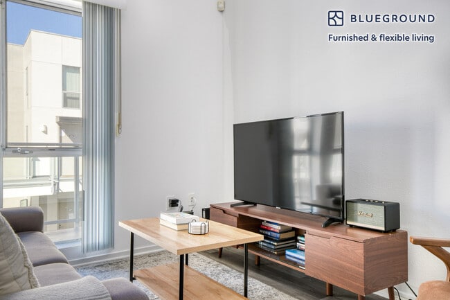 4133 Redwood Ave, undefined, 4133 Redwood Ave, Los Angeles, CA 90066, Photo:1