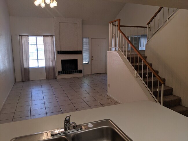 609 E Mesquite Cir, undefined, 609 E Mesquite Cir Unit A-115, Tempe, AZ 85288, Photo:4