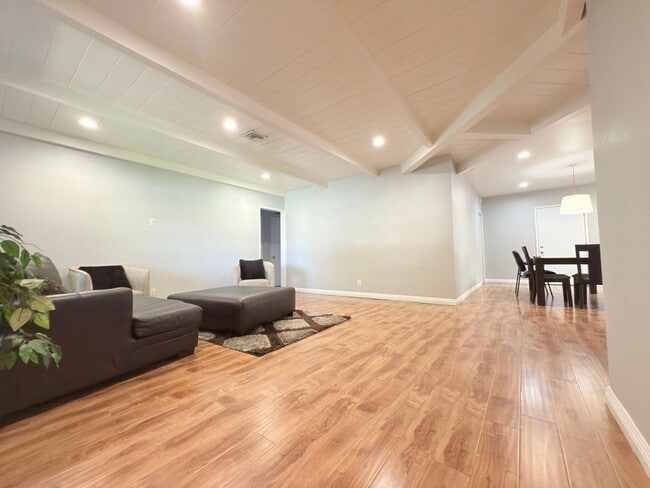 16656 Nordhoff St, csun, 16656 Nordhoff St, Los Angeles, CA 91343, Photo:1