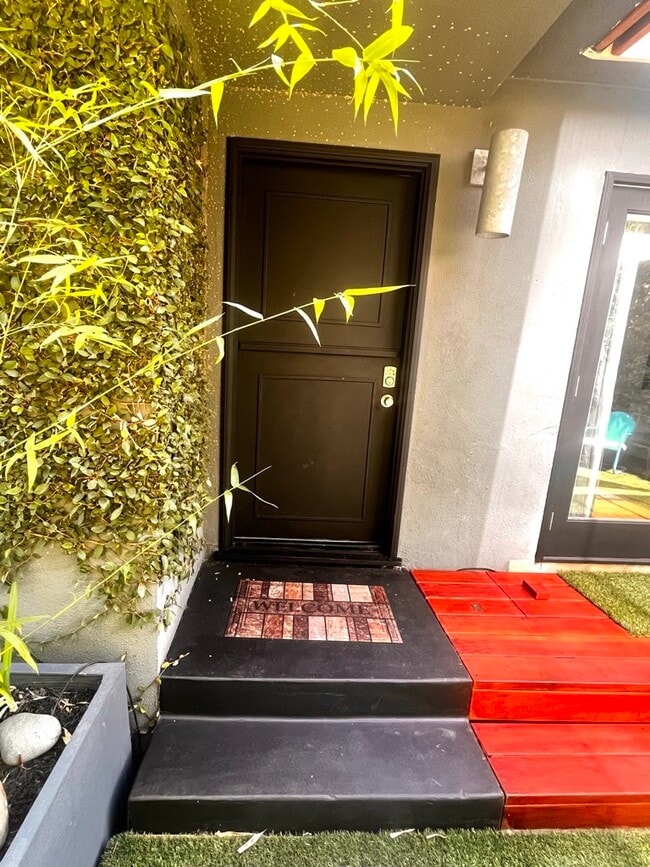 710 Boccaccio Ave, undefined, 710 Boccaccio Ave, Venice, CA 90291, Photo:1