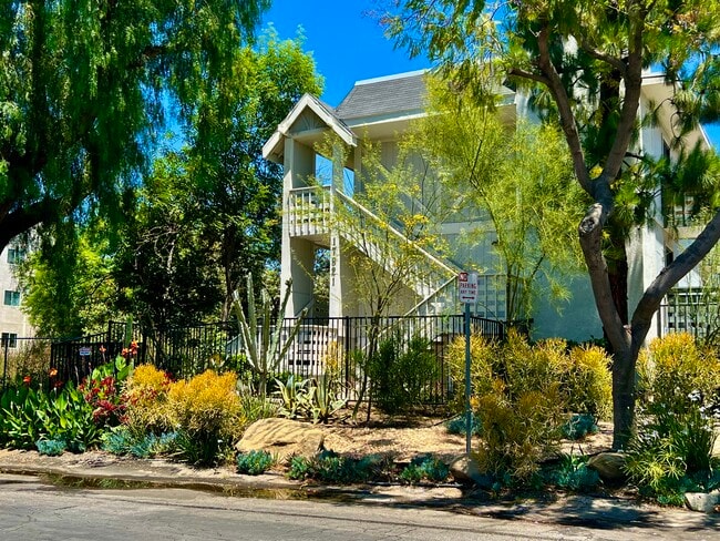 Halsted Garden Apartments, csun, 17821 Halsted St, Northridge, CA 91325, Los Angeles County, Photo:1