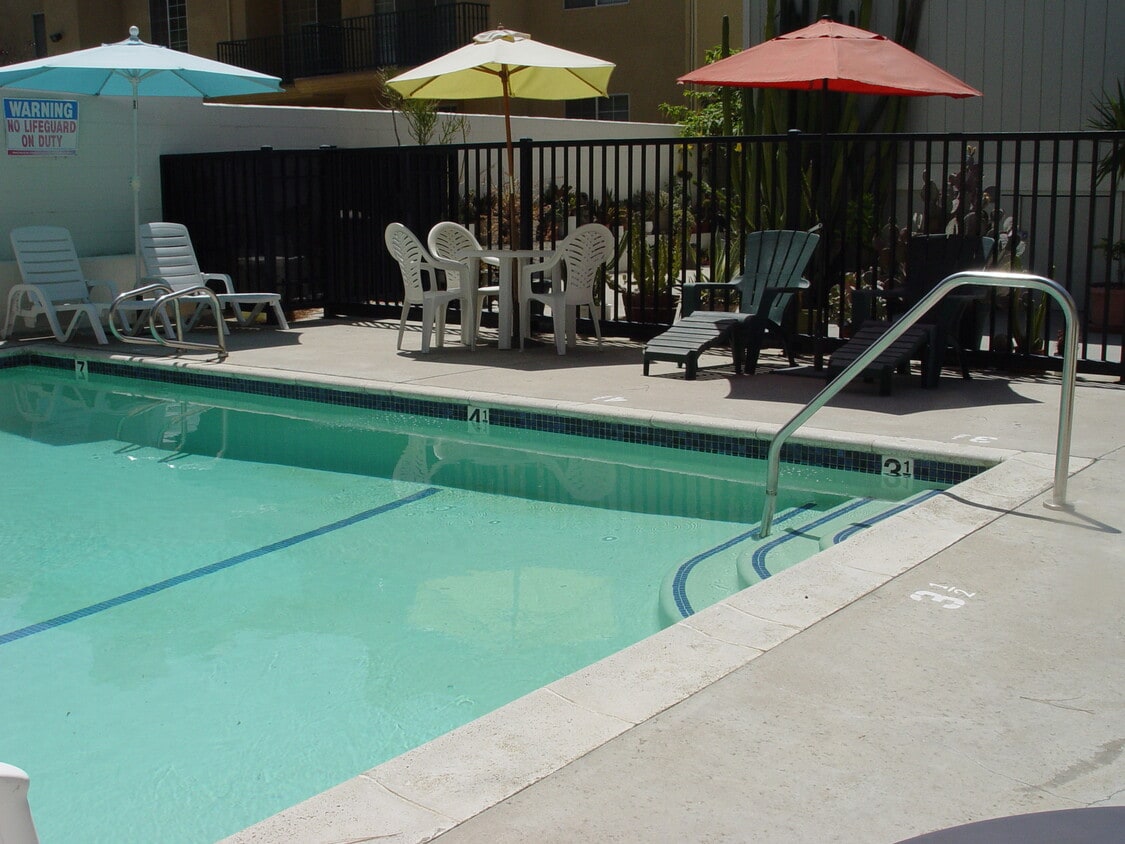 Halsted Garden Apartments, csun, 17821 Halsted St, Northridge, CA 91325, Los Angeles County, Photo:0