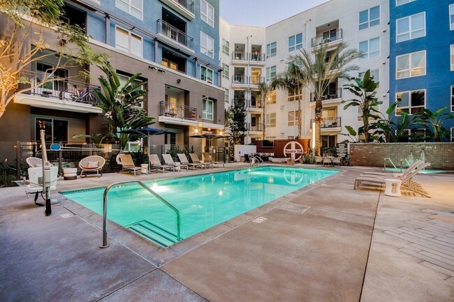 Malden Station by Windsor, csuf, 250 W Santa Fe Ave, Fullerton, CA 92832, Photo:1