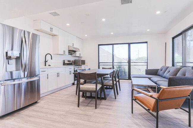 3679 Halldale Ave, usc, 3679 Halldale Ave, Los Angeles, CA 90018, USA