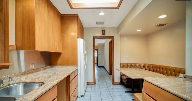 8749 Canby Ave, csun, 8749 Canby Ave, Northridge, CA 91325, Photo:4