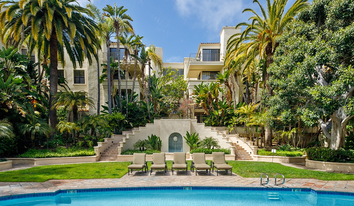 555 Barrington, ucla, 555 S Barrington Ave, Los Angeles, CA 90049