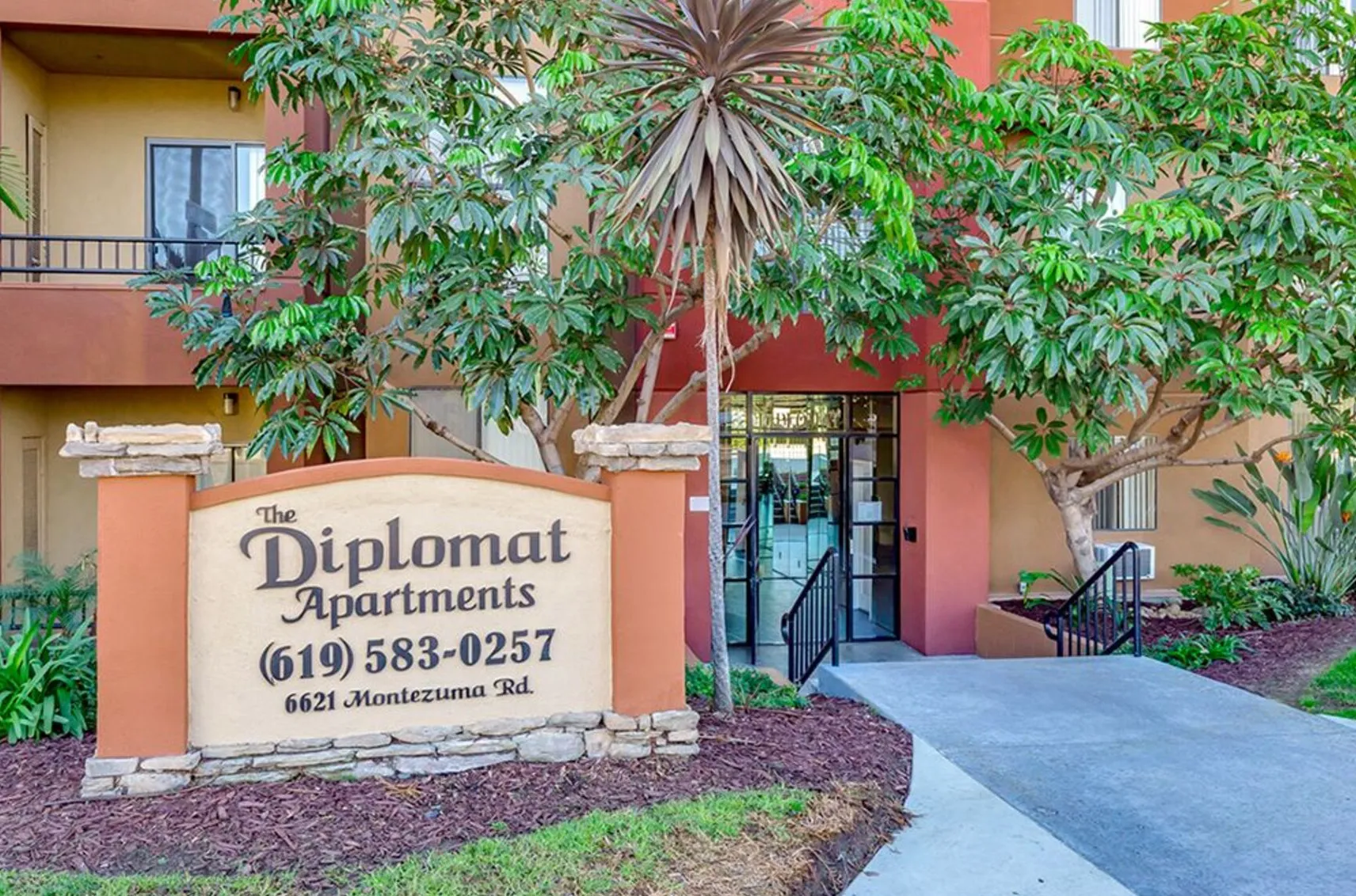 Diplomat Apartments - Student Housing near SDSU