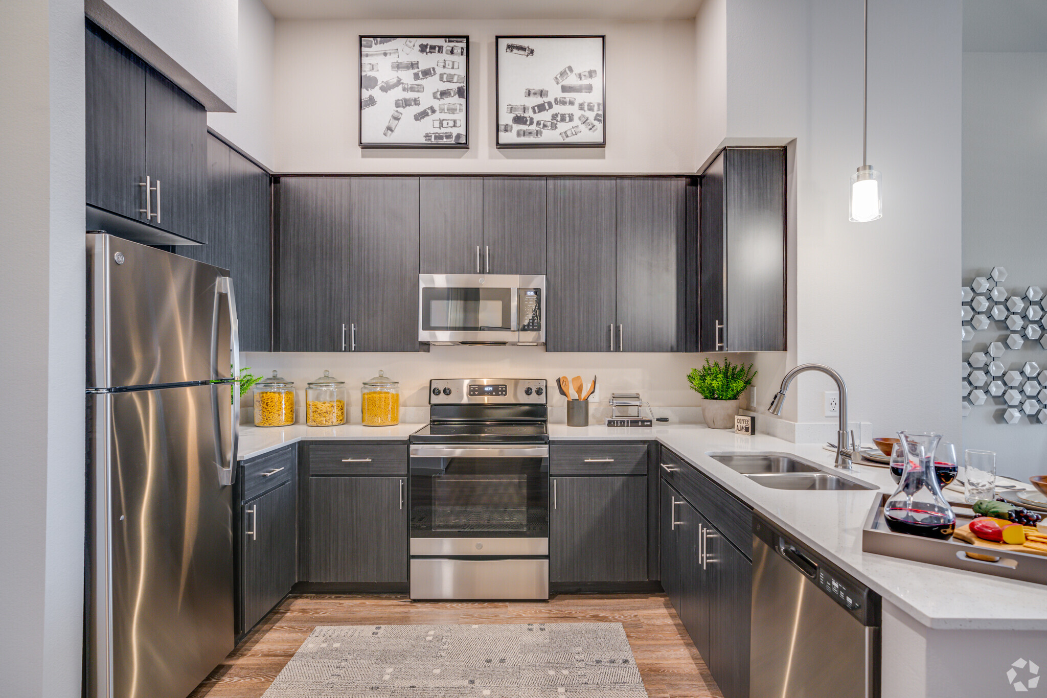 NOVO Broadway Apartments, undefined, 711 W Broadway Rd, Tempe, AZ 85282, USA, Photo:2