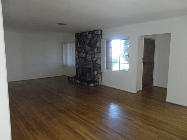 5368 W Falls View Dr Unit 5368 W FALLS VIEW DR, undefined, 5368 W Falls View Dr Unit 5368 W FALLS VIEW DR, San Diego, CA 92115, Photo:2
