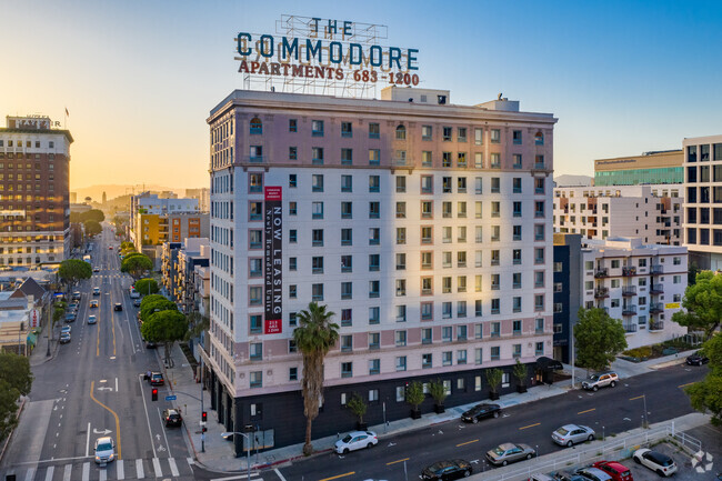 Commodore Regency Apartments, usc, 685 Lucas Ave, Los Angeles, CA 90017, USA, Photo:0
