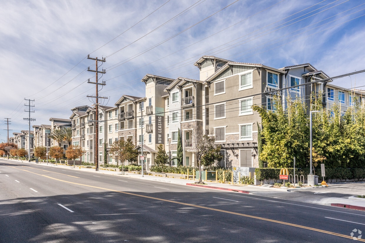 Alder, csun, 19401 Parthenia St, Northridge, CA 91324, Photo:0
