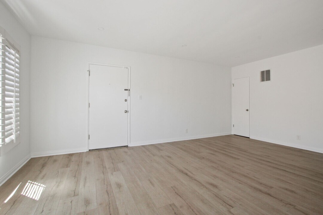 943 6th St Unit J, smc, 943 6th St, Santa Monica, CA 90403, USA, Photo:6