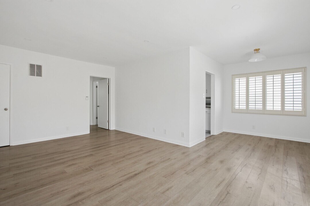 943 6th St Unit J, smc, 943 6th St, Santa Monica, CA 90403, USA, Photo:8