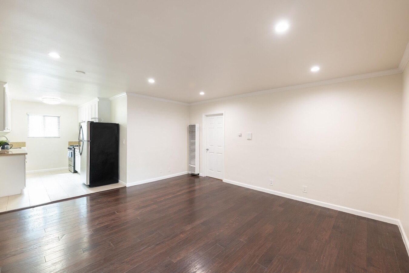 1222 W. 39th, usc, 1222 W 39th St, Los Angeles, CA 90037, USA, Photo:1